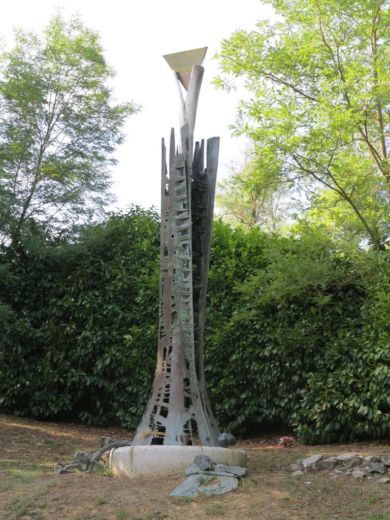 Il monumento a Fedi e compagni