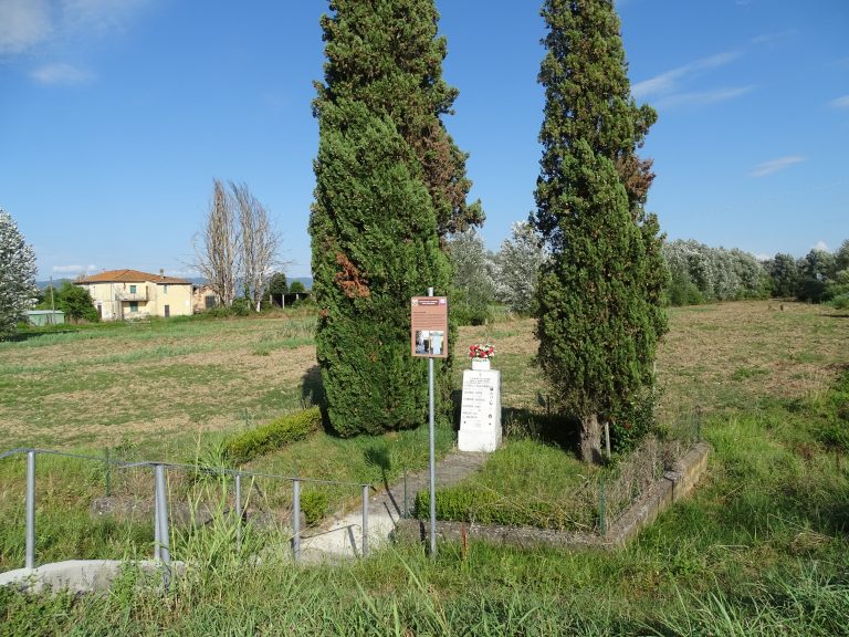 Il cippo del Piaggione nella campagna pontigiana