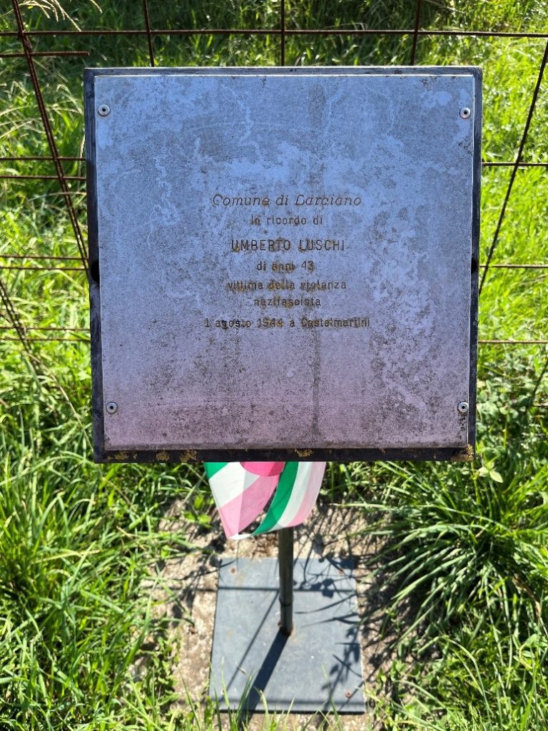 Targa in ricordo di Umberto Luschi, particolare